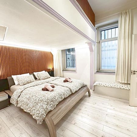 Yes, Yes! Lovely Apartment Good Amenities Budapest Center Esterno foto