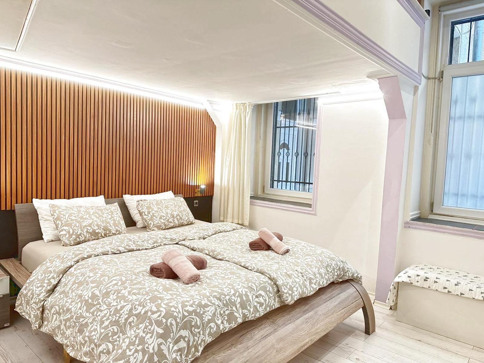 Yes, Yes! Lovely Apartment Good Amenities Budapest Center Esterno foto